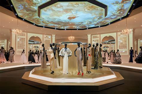 v and a dior exhibition|Dior designer of dreams.